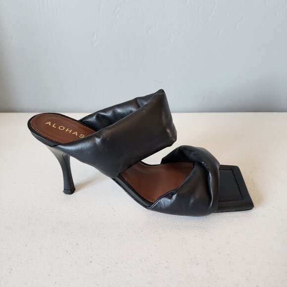 Alohas Sandals "LIKE NEW" - Picture 11 of 16